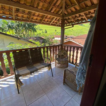 Casa na Vila de Lumiar Banho de Rio Próximo ao Centro Exterior foto